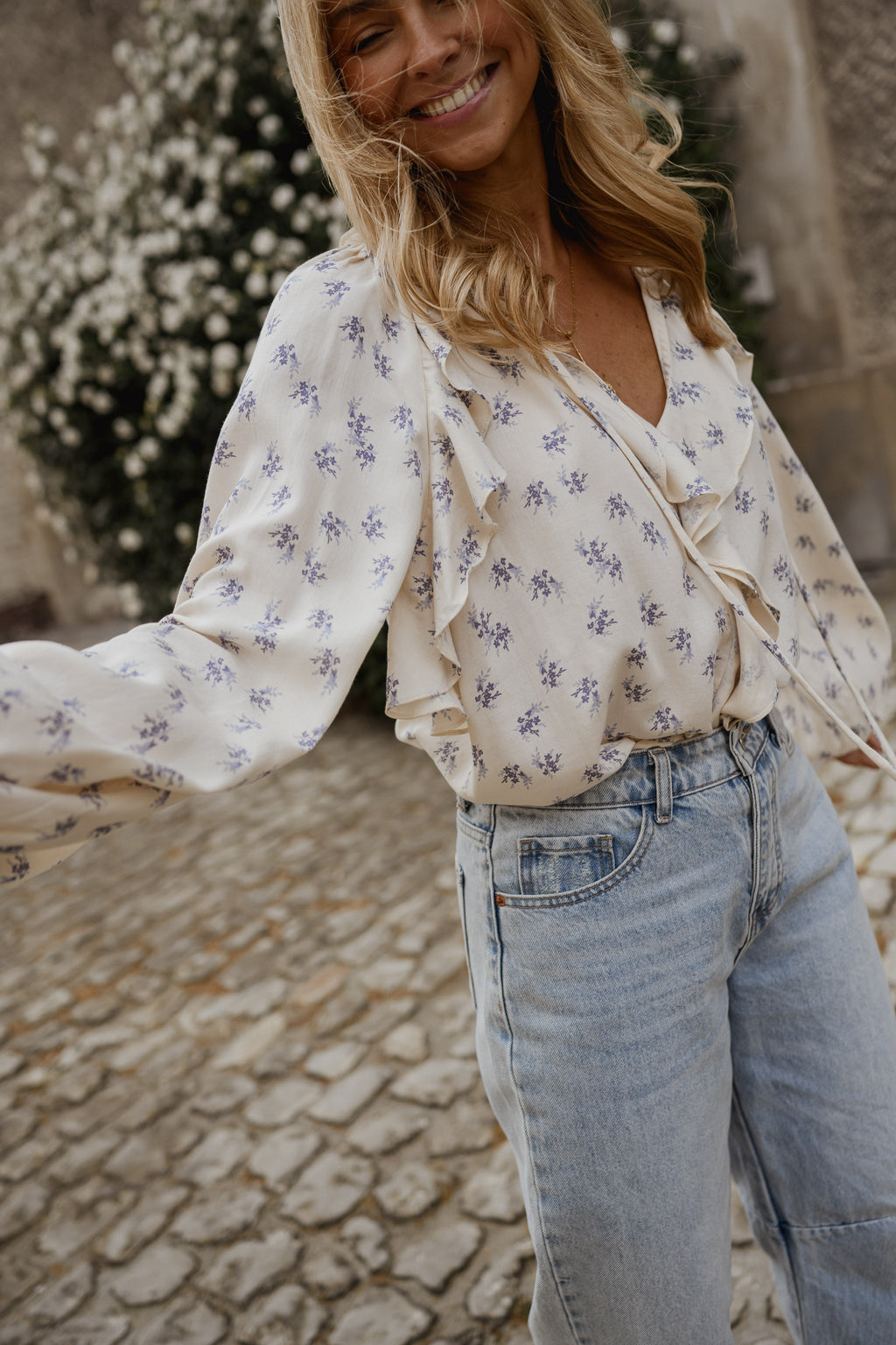 Blouse Euredice - écrue à fleurs bleues