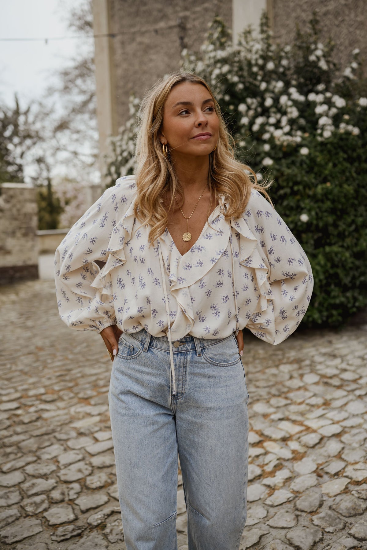 Blouse Euredice - écrue à fleurs bleues