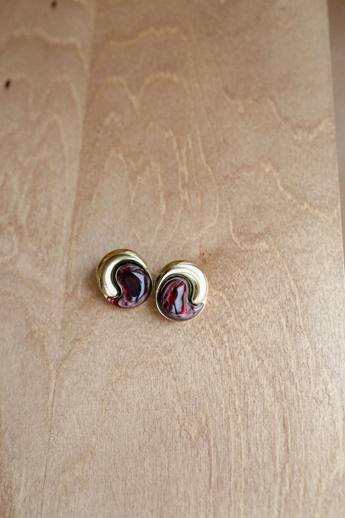 Boucles d'oreilles Guina - dorées et bordeaux