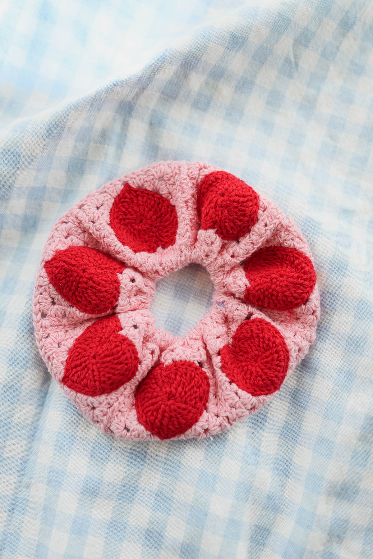Chouchou Davy - rose en crochet