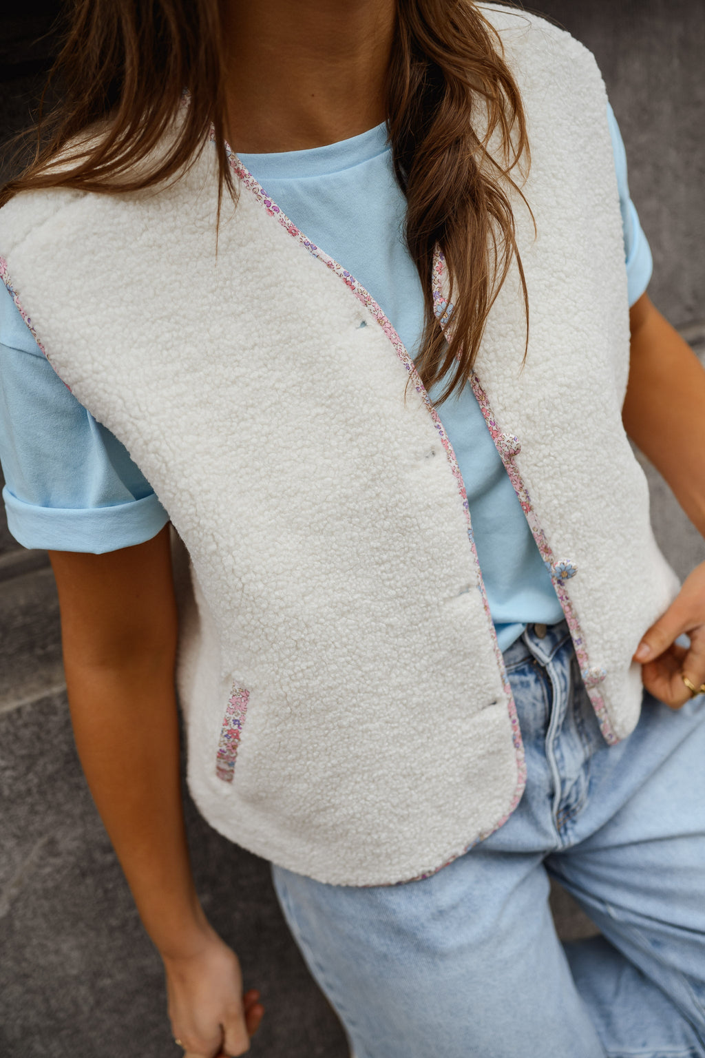 Gilet Gracie - écru à fleurs