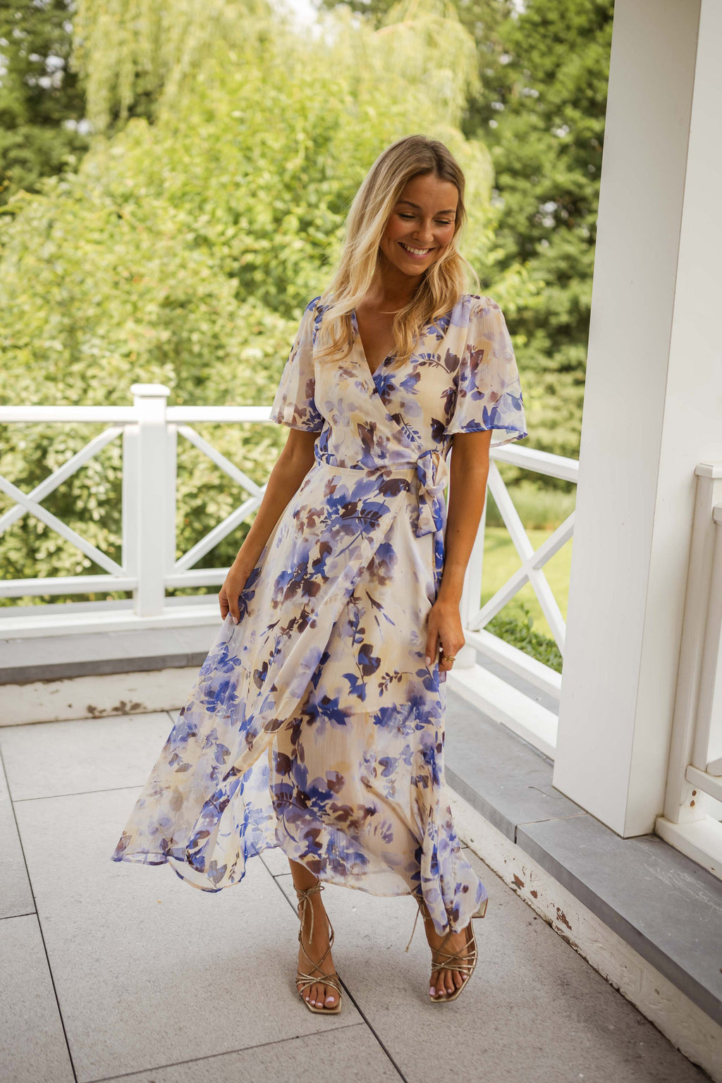 Robe Jihane - bleue à fleurs