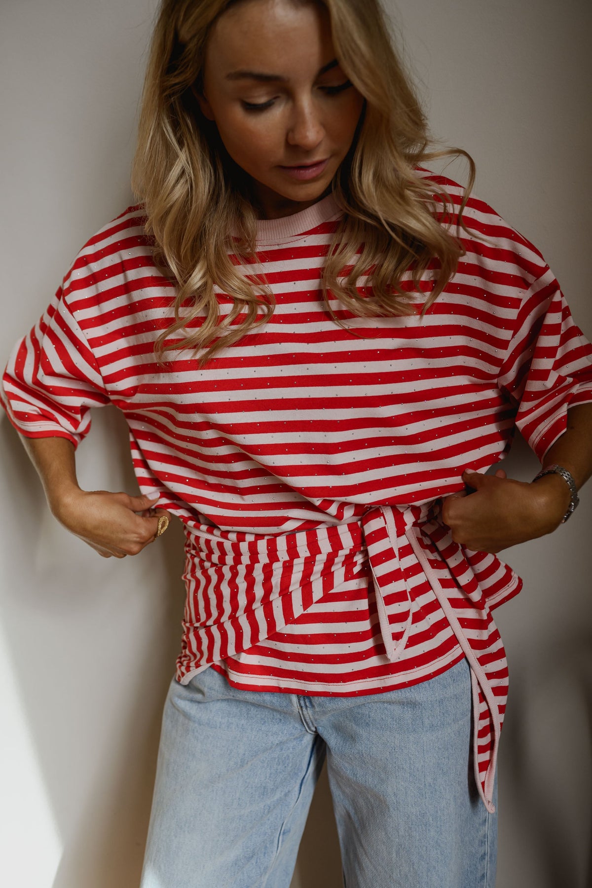 T-shirt Hélia - rouge et rose brillant à lignes