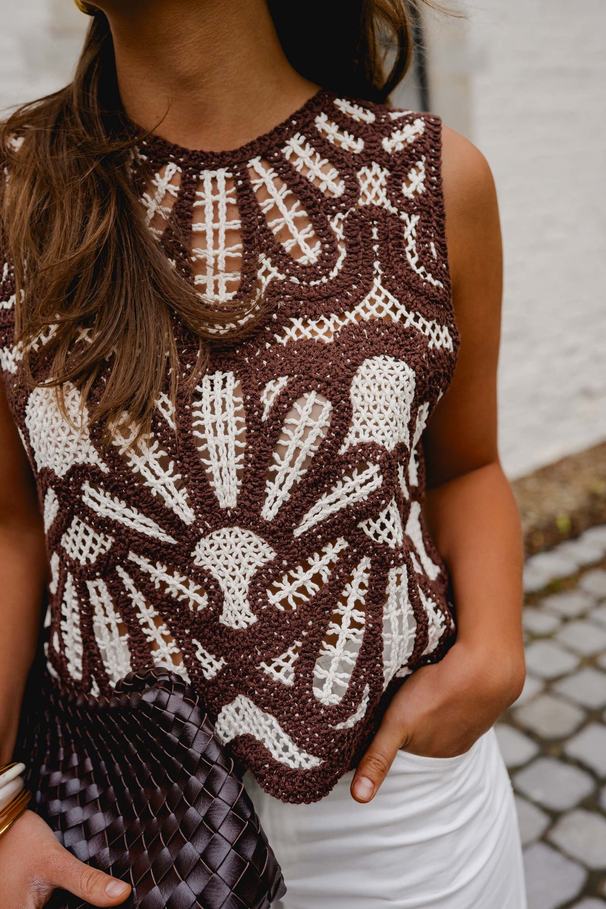 Top Zoé - brun & écru en crochet
