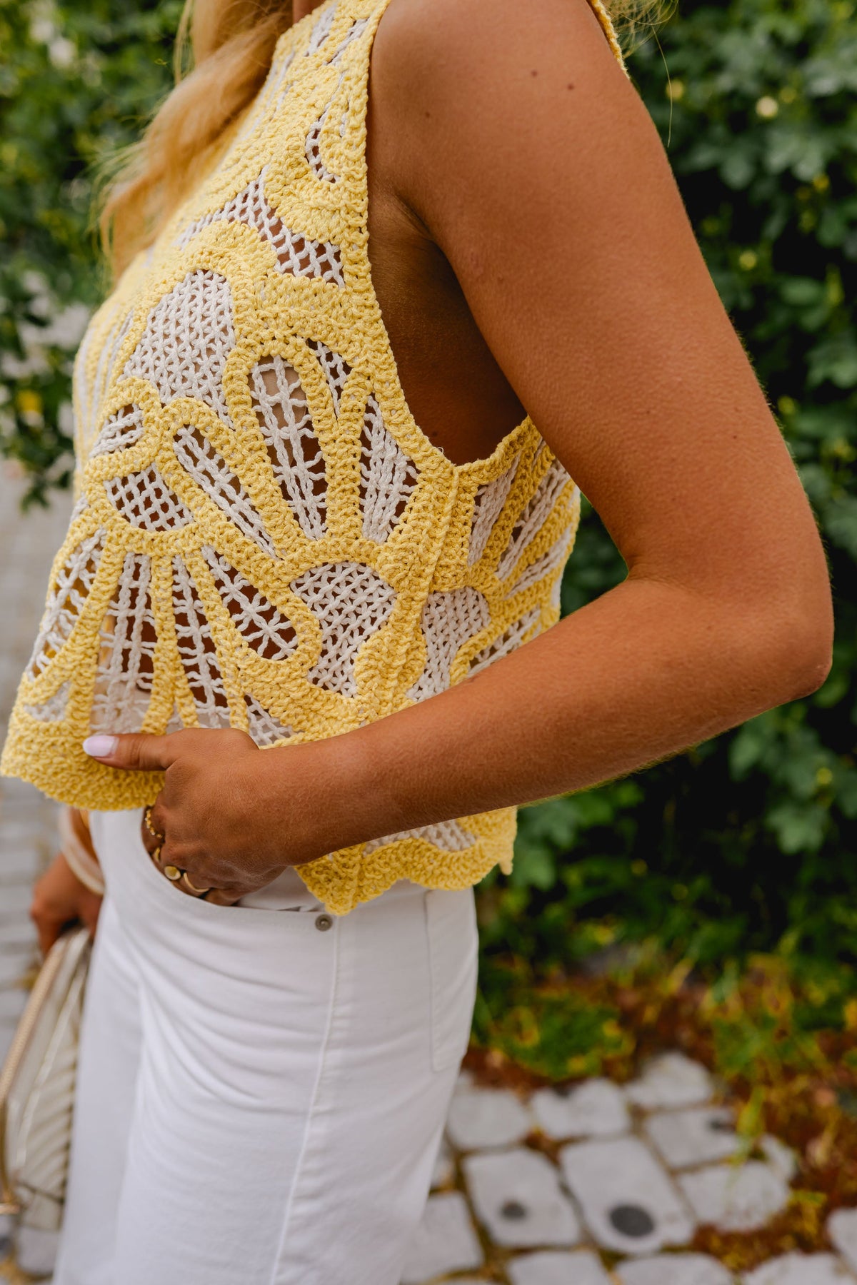 Top Zoé - jaune & écru en crochet