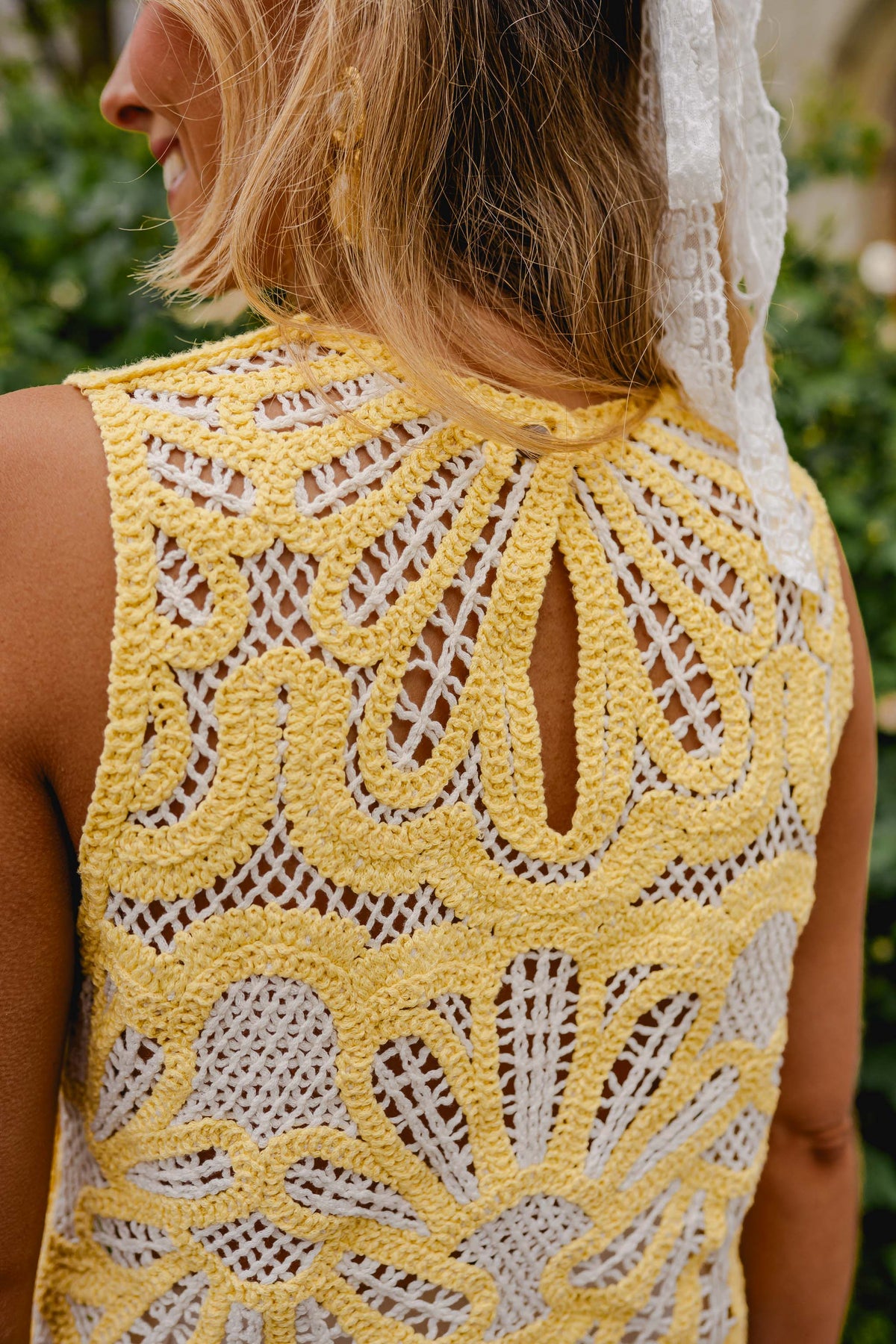 Top Zoé - jaune & écru en crochet