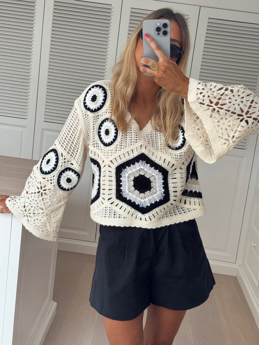 Blouse Nael - écrue et noire en crochet