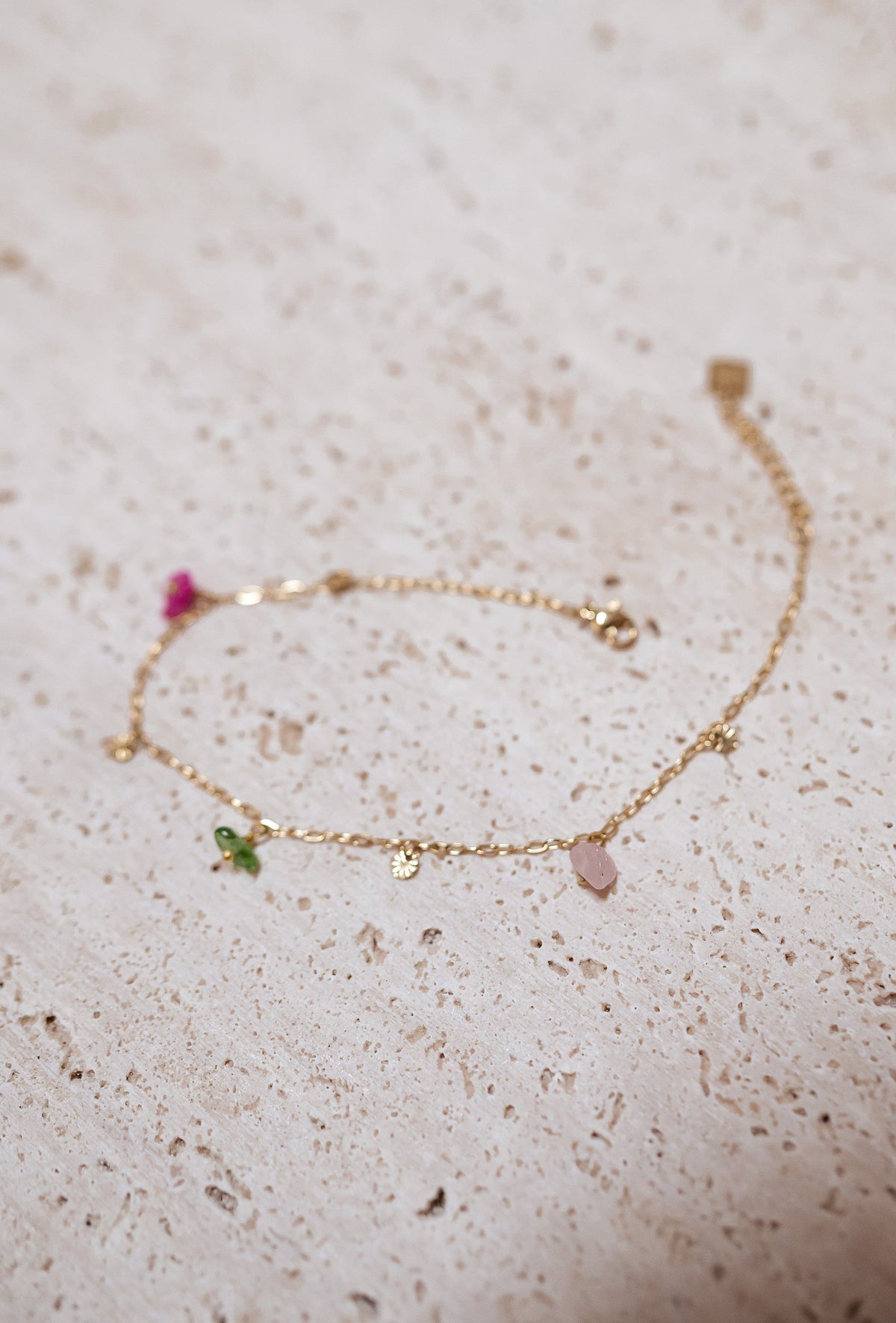 Chaine de cheville Delta - dorée avec perles multicolores